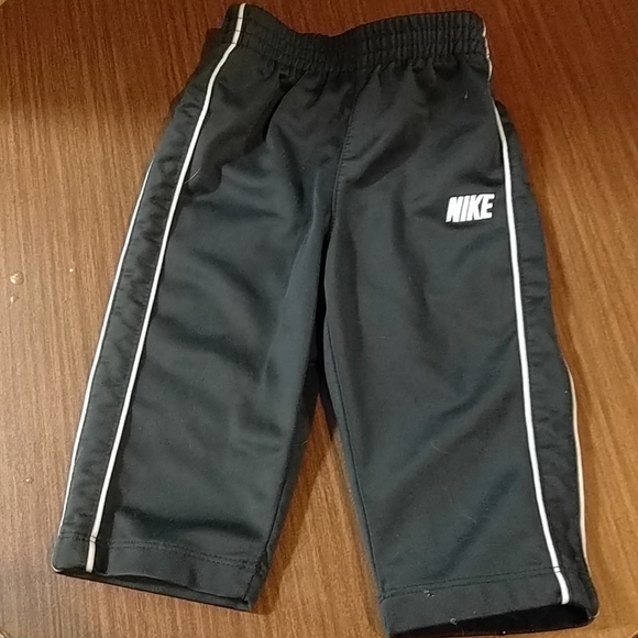 12M 3piece Nike Bundle - Picture 2 of 6